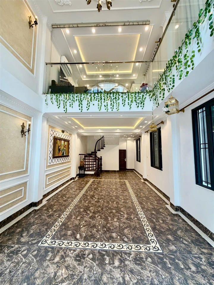 Nhà 38m xây 7 tầng, thang máy, gara ô tô, full nội thất ở chu huy mân, sài đồng, long biên, hn 12,7