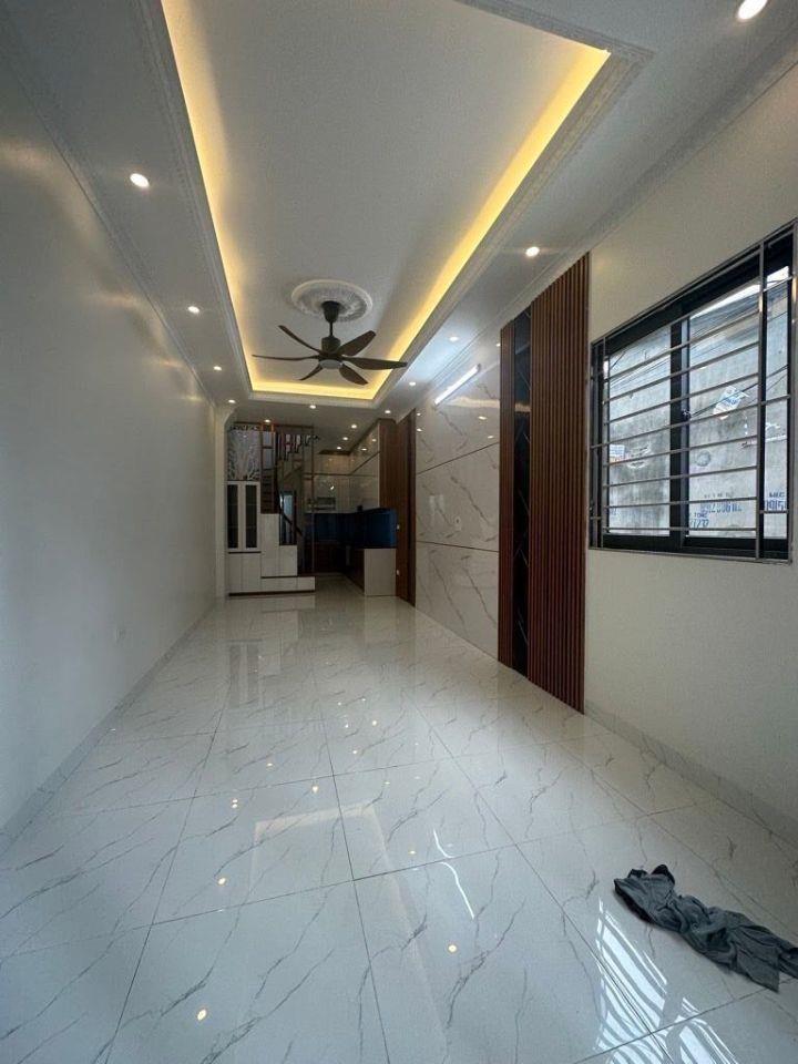 Bán nhà nam dư 5 tầng long lanh lô góc 100M ra phố hoàng mai