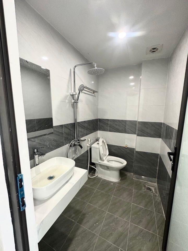 Bán nhà nam dư 5 tầng long lanh lô góc 100M ra phố hoàng mai