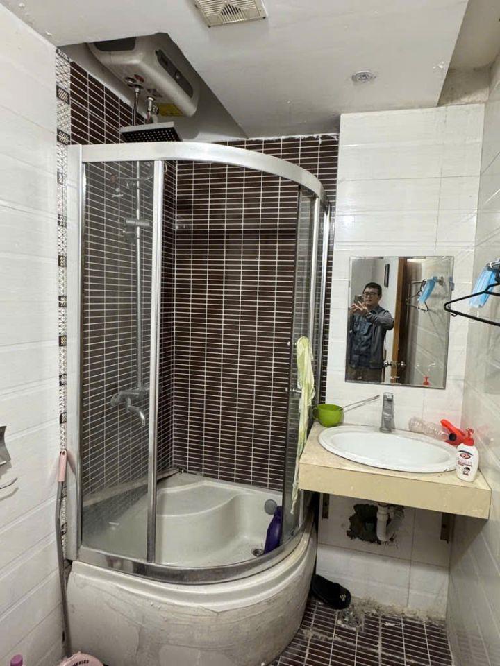 Giảm gần nửa tỷ cần bán nhà giáp nhị 5 tầng long lanh VF3 đỗ cửa hoàng mai