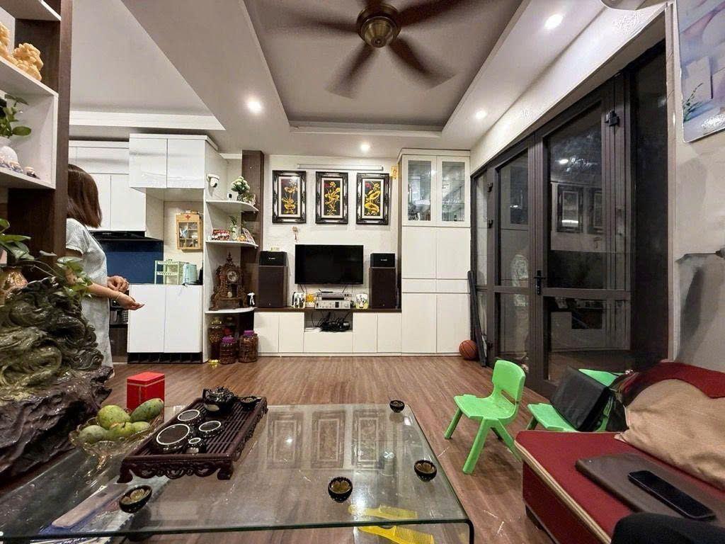 Nhỉnh 3 tỷ bán nhà vĩnh hưng 3 tầng long lanh dân xây 2 thoáng cách phố 20M hoàng mai