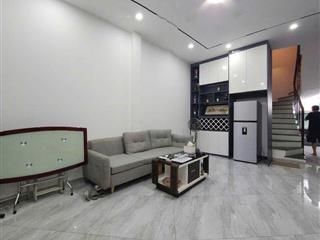 Bán nhà giải phóng 5 tầng long lanh ở ngay 80M ra phố hoàng mai