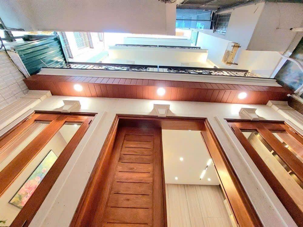 Bán siêu phẩm nhà bạch mai 6 tầng thang máy long lanh sát phố hai bà trưng