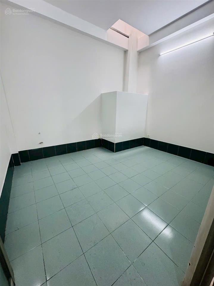 Bán nhà 4 tầng (4x15m) mặt tiền hồng lạc, ngay khu chợ vải, p.10, quận tân bình