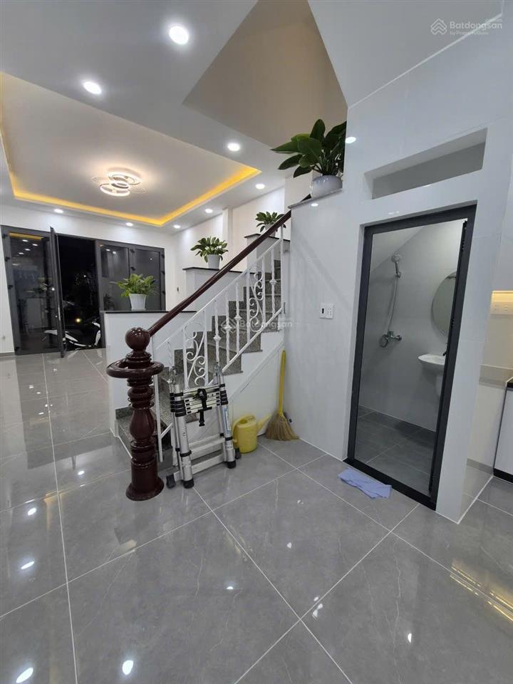Bán nhà đường 8m lương thế vinh, p. phú thạnh, tphcm, 4.5mx11m, 4 tầng mới