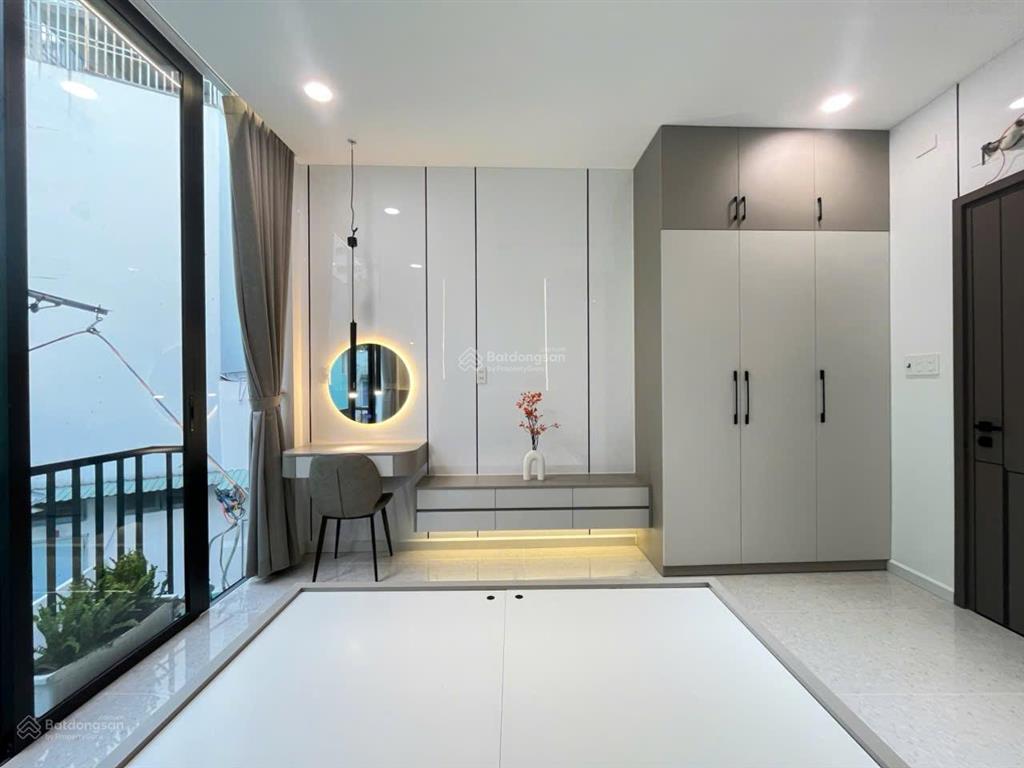 Bán nhà 4 tầng mới, hẻm 5m âu cơ, p. 9, tân bình, đầy đủ nội thất, có thang máy!
