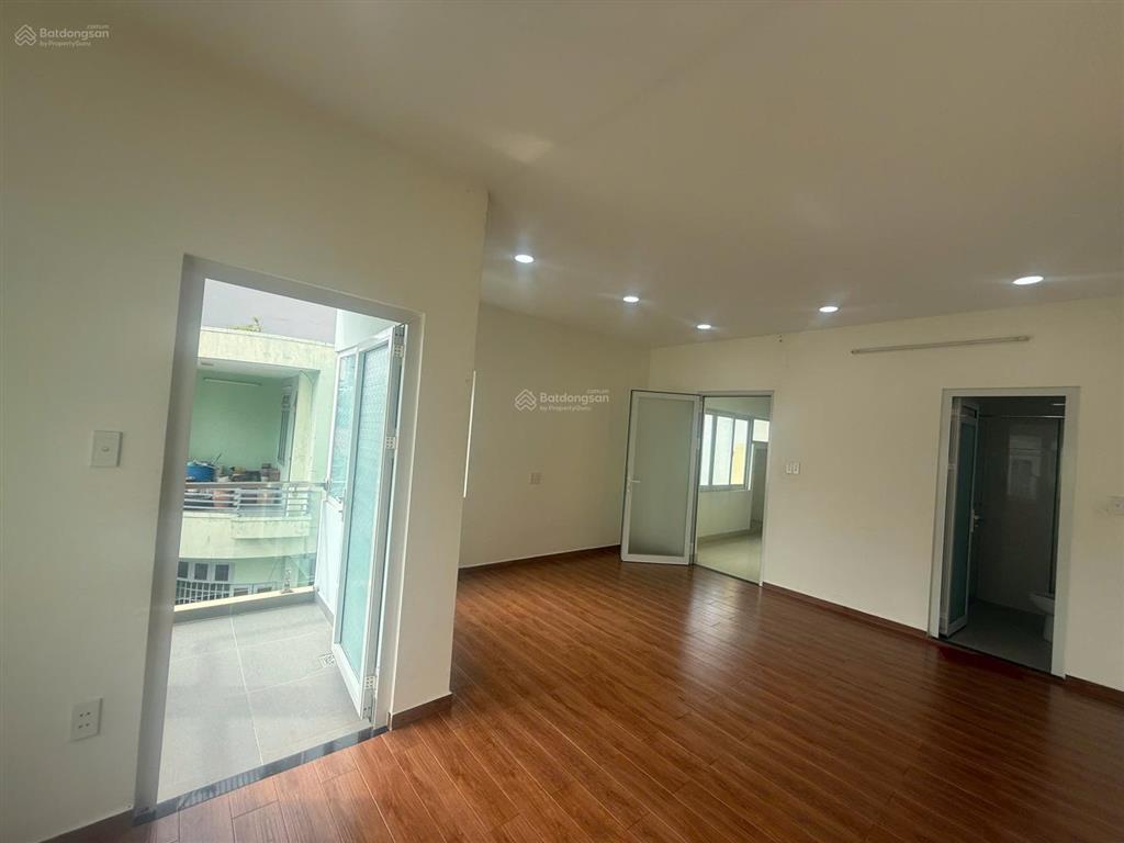 Cho thuê căn góc 2mt khu cư xá lữ gia, p.15, quận 11, dt 5.5x16m, 5 tầng mới