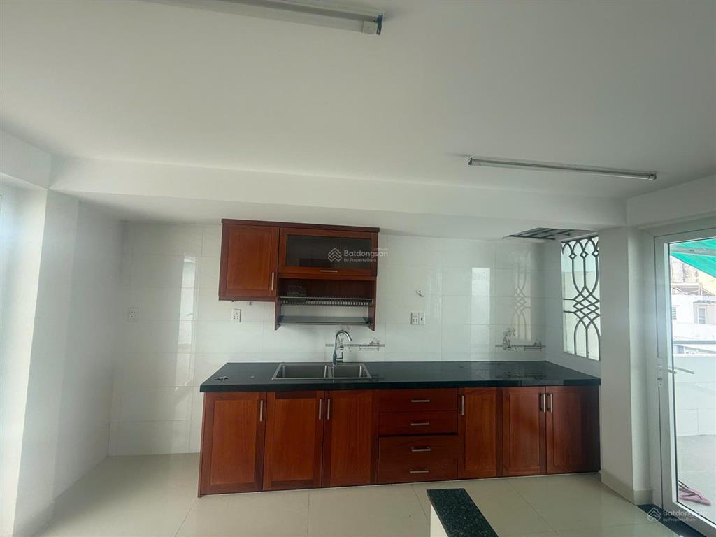 Cho thuê căn góc 2mt khu cư xá lữ gia, p.15, quận 11, dt 5.5x16m, 5 tầng mới