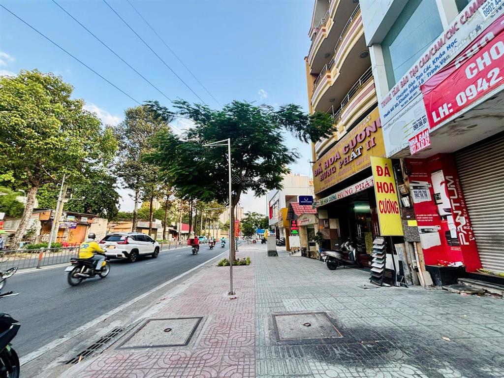 Cho thuê nhà mặt tiền 261b lý thường kiệt, phường 15, quận 11, vị trí đẹp, 7mx16m