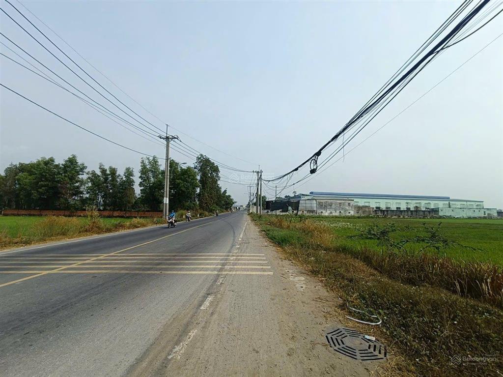 Bán đất 2 mặt tiền tỉnh lộ 7, gần 10.000m2 khu dân cư.
