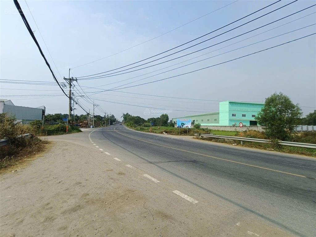 Bán đất 2 mặt tiền tỉnh lộ 7, gần 10.000m2 khu dân cư.