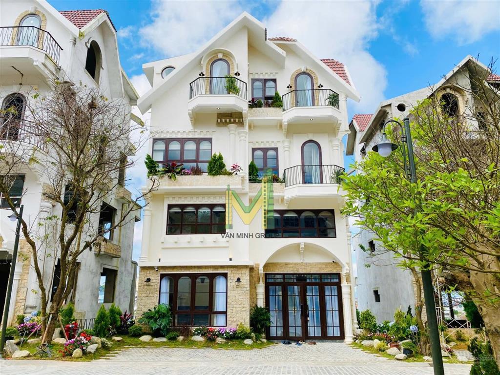 Em chính chủ cần bán gấp biệt thự kiểu pháp cổ điển, khu compound tp đà lạt