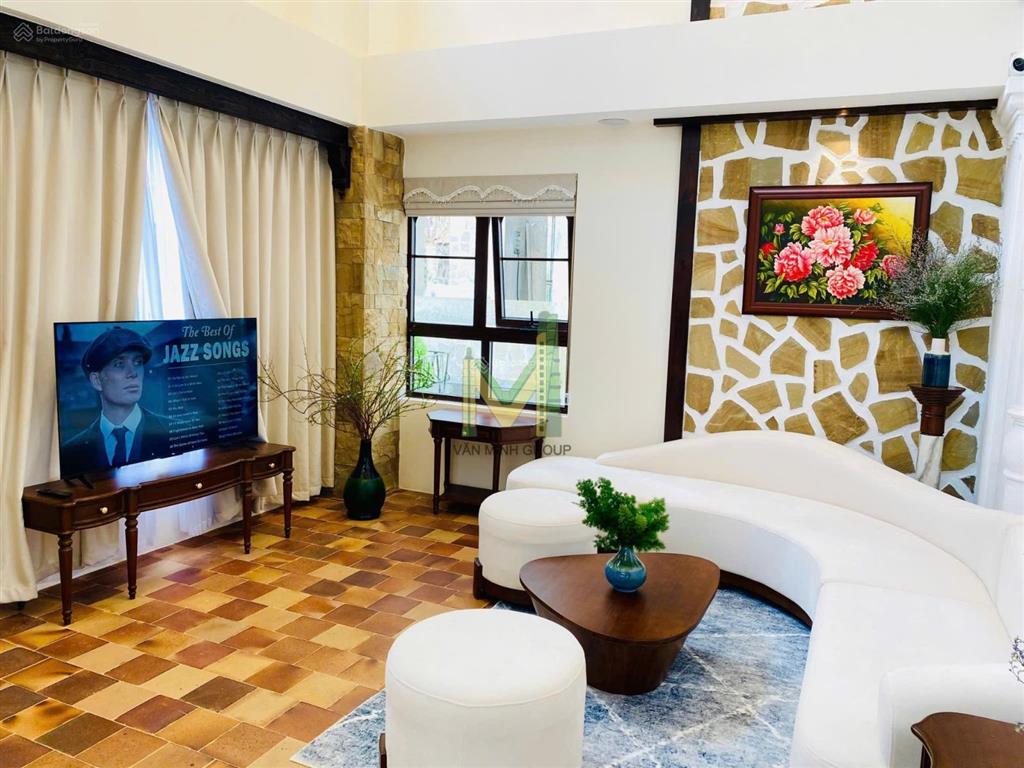 Em chính chủ cần bán gấp biệt thự kiểu pháp cổ điển, khu compound tp đà lạt