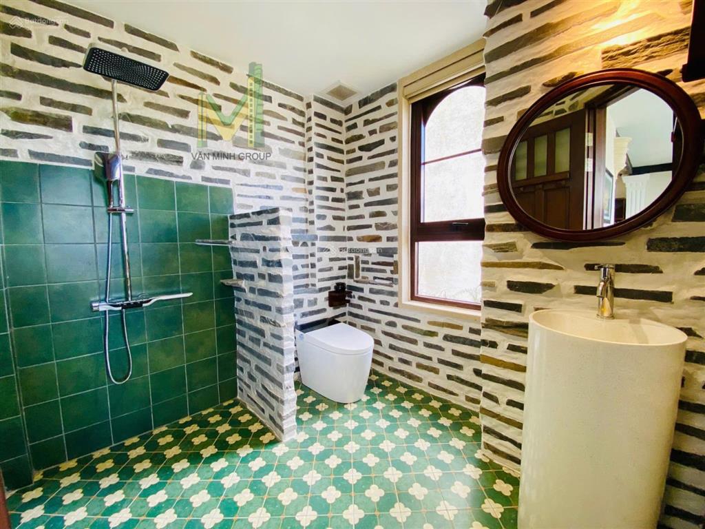 Em chính chủ cần bán gấp biệt thự kiểu pháp cổ điển, khu compound tp đà lạt
