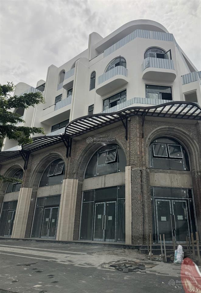 Bán shophouse có hầm, vị trí mặt đường tỉnh 379b đối diện ubnd huyện văn giang tháng 06/2026