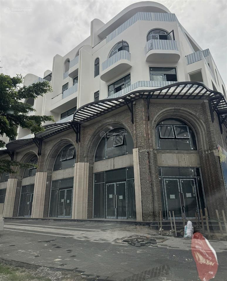 Bán shophouse có hầm, vị trí mặt đường tỉnh 379b đối diện ubnd huyện văn giang tháng 06/2026