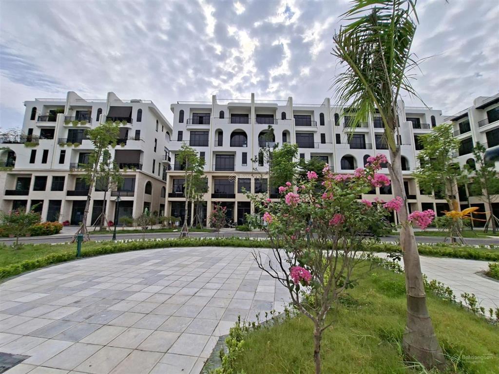 Chính chủ cần bán căn shophouse mặt hồ công viên 120m sổ sẵn vaquarius tháng 07/2026