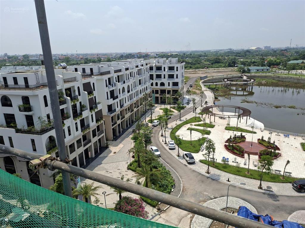 Chính chủ cần bán căn shophouse mặt hồ công viên 120m sổ sẵn vaquarius tháng 07/2026
