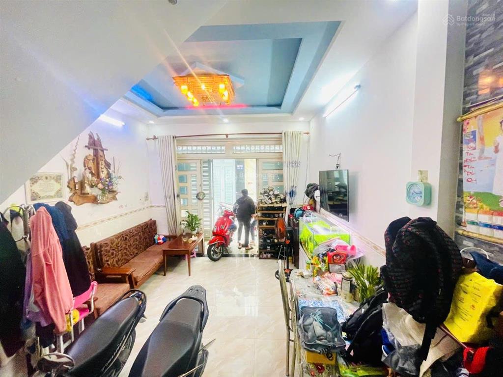 Nhà đúc 4 tấm hẻm thông xe hơi thẳng đẹp đường số 14 phường bhh a quận bình tân