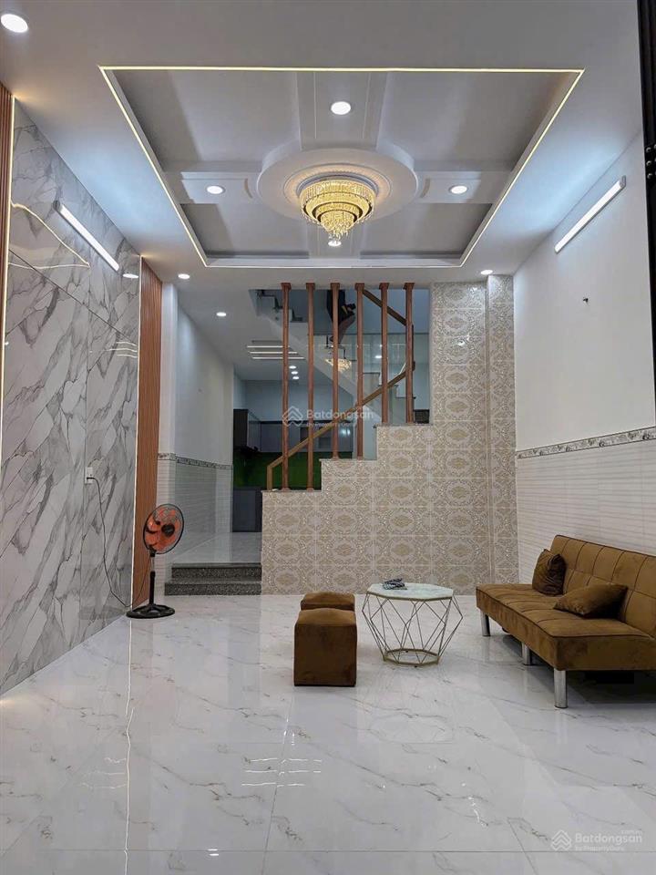 Nhà ngang 8m thích hợp cho gia đình đông người. hoặc vừa ở vừa cho thuê. đường hương lộ 2 bình tân