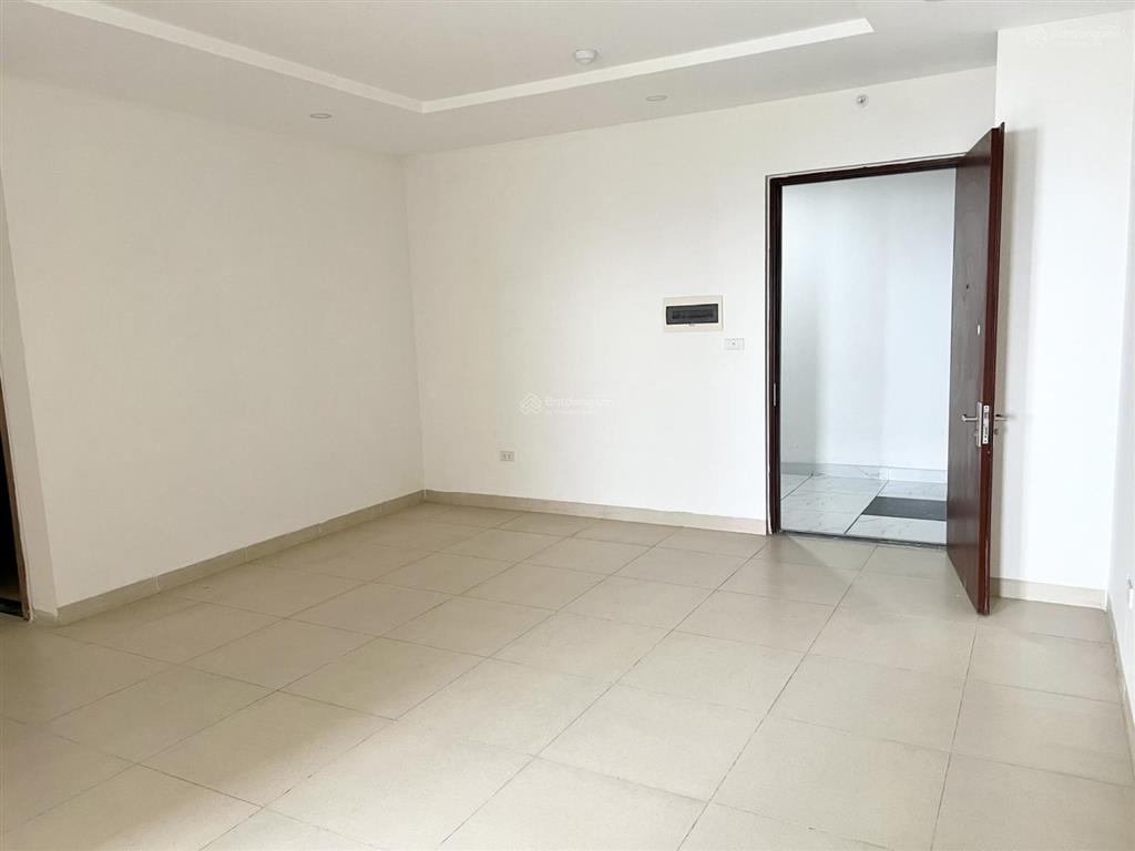 Bán căn 2pn đẹp tòa nhà, nhà mới, view triển lãm, tầng trung, giá chỉ 47tr/m2