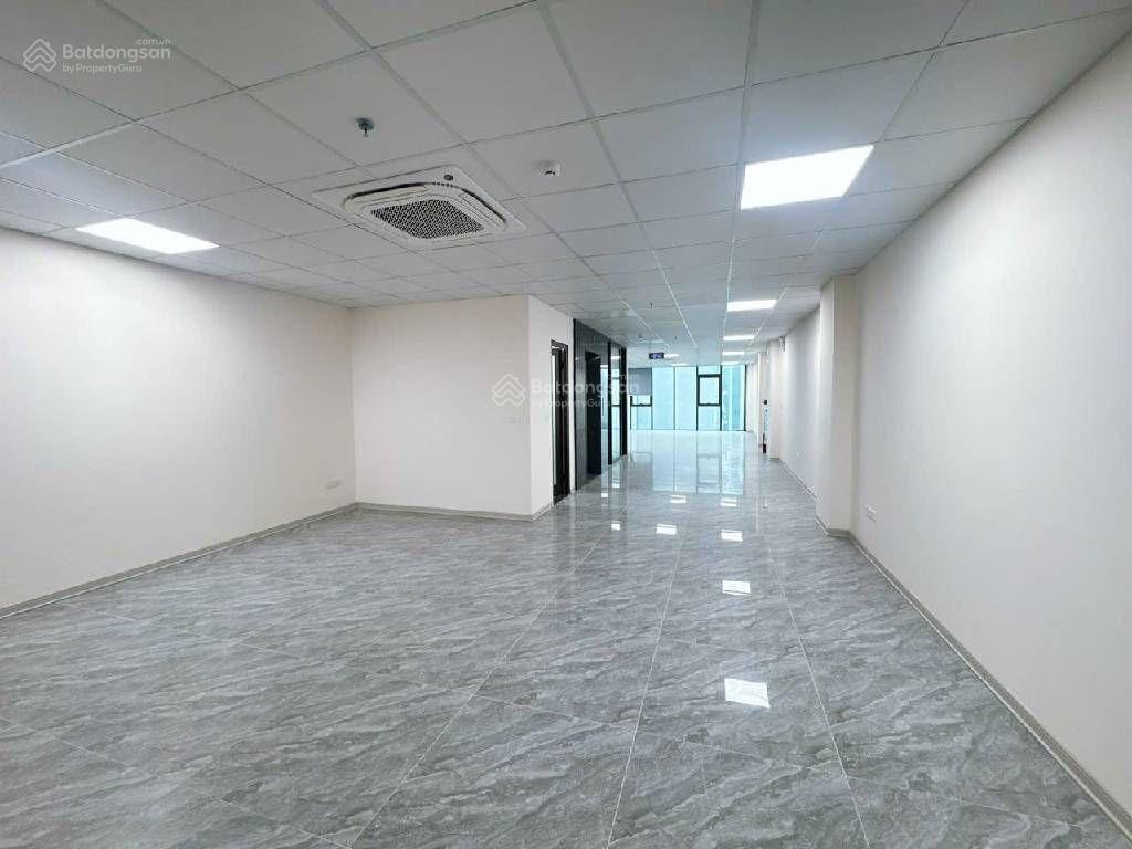 Toà nhà văn phòng quận hà đông  135m2  9 tầng  pccc đạt chuẩn  dt hơn 2 tỷ/năm