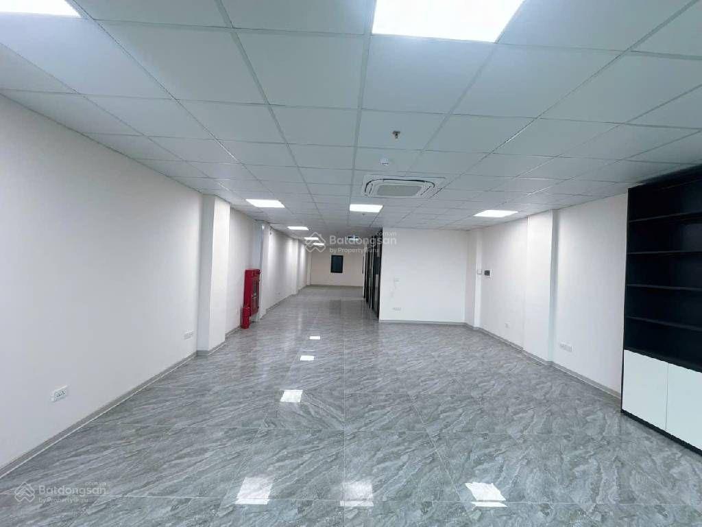 Toà nhà văn phòng quận hà đông  135m2  9 tầng  pccc đạt chuẩn  dt hơn 2 tỷ/năm