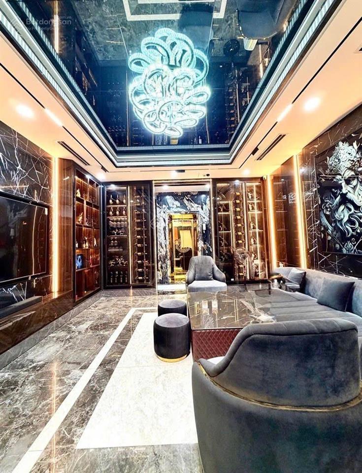 Lô góc  phố huế  8 tầng thang máy  mt 5,2m  gần phố kinh doanh