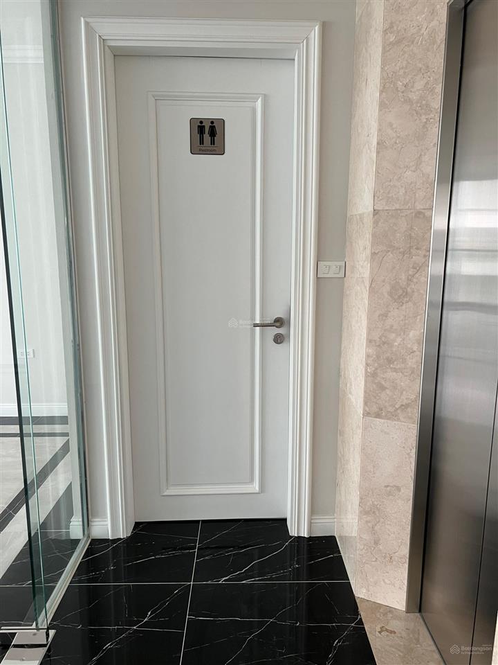 Mặt phố tôn đức thắng  120m2  lô góc  7 tầng thang máy  kinh doanh