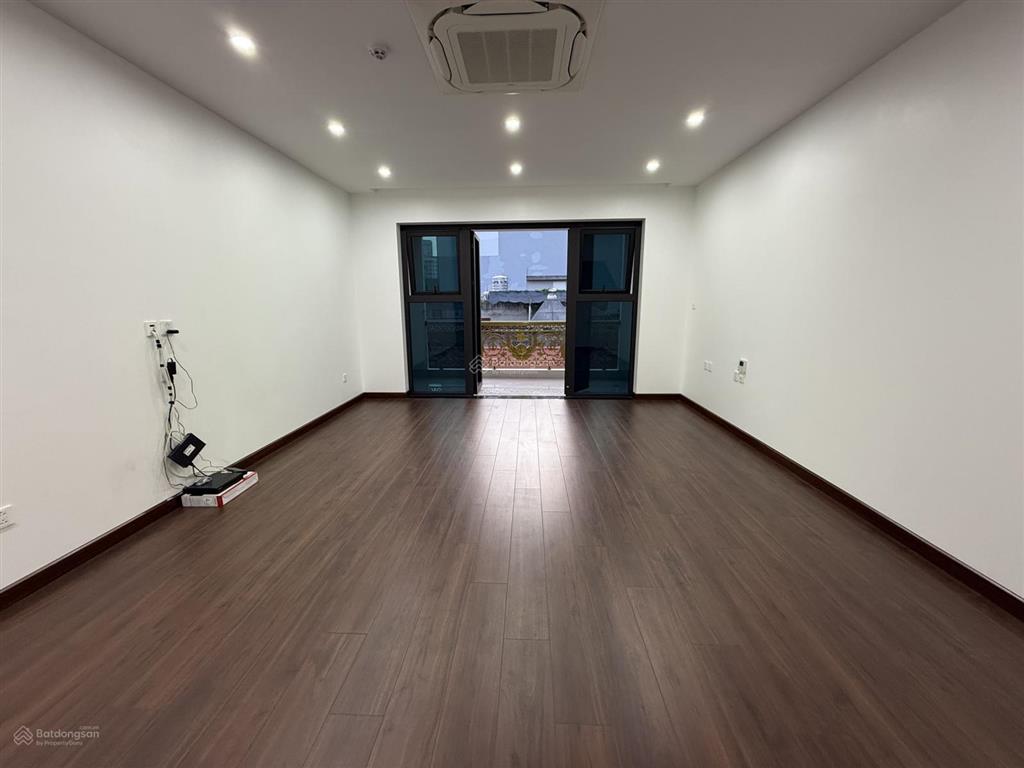Chính chủ cho thuê văn phòng  mặt bằng kinh doanh khu lê trọng tấn