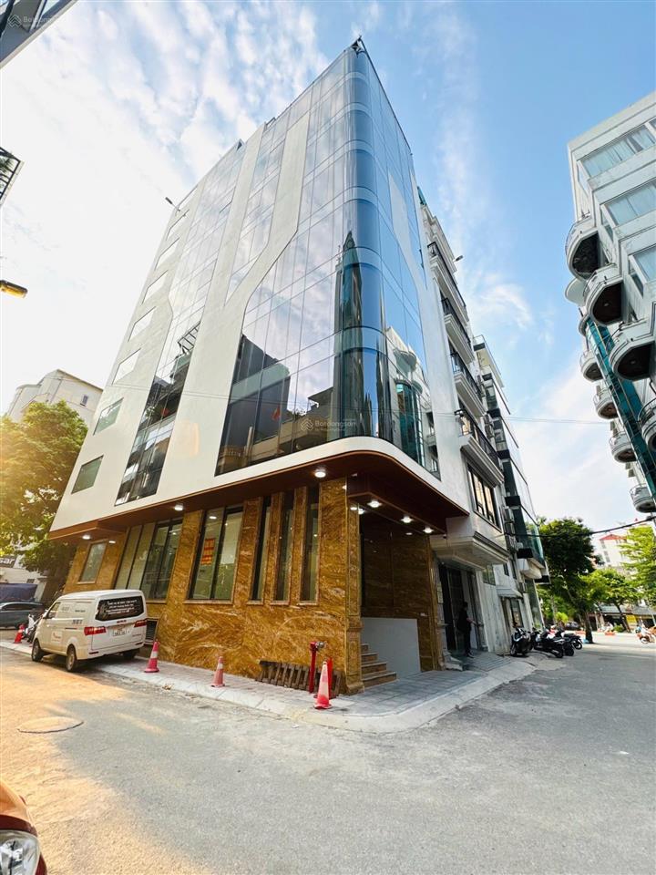 Chính chủ cho thuê văn phòng, mbkd phố cầu giấy  lô góc 3 mặt tiền  100m2  pccc đạt chuẩn