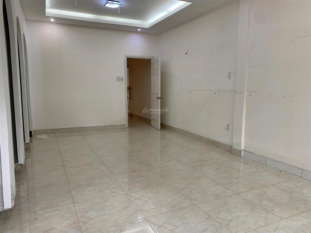 Cho thuê nhà mt đường điện biên phủ dt 4x18 1 trệt 2 lầu gần chợ bàn cờ, khu vực kinh doanh !