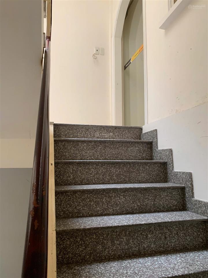 Cho thuê nhà mt đường điện biên phủ dt 4x18 1 trệt 2 lầu gần chợ bàn cờ, khu vực kinh doanh !