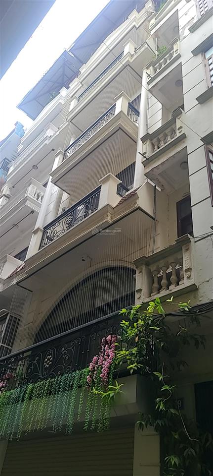 Bán nhà ngõ 62 phố nguyễn chí thanh. 52 m2, 6 tầng, mt 5 mét. gara 3 ô tô. kinh doanh. giá 18 tỷ