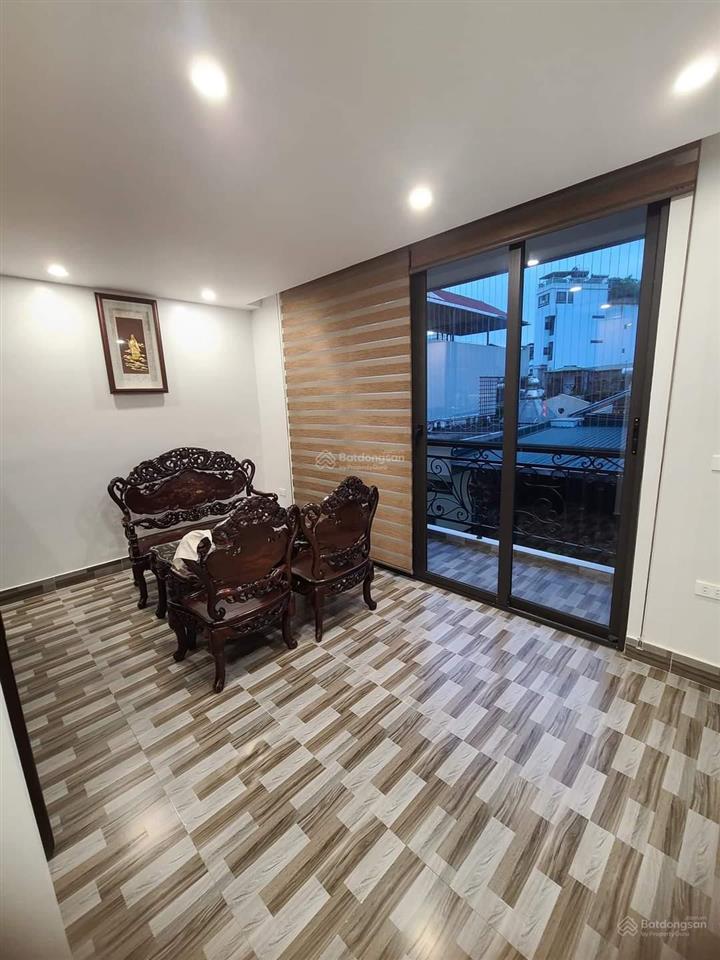 Bán nhà ngõ 62 phố nguyễn chí thanh. 52 m2, 6 tầng, mt 5 mét. gara 3 ô tô. kinh doanh. giá 18 tỷ