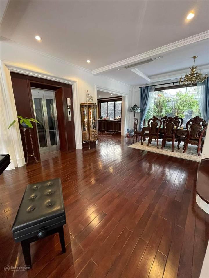 Bán biệt thự ciputra 230 m2. 4 tầng thang máy, lô góc 3 thoáng, mặt tiền 10m , 79 tỷ