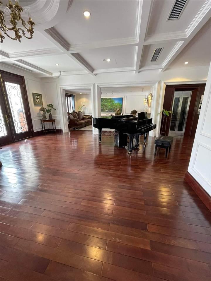 Bán biệt thự ciputra 230 m2. 4 tầng thang máy, lô góc 3 thoáng, mặt tiền 10m , 79 tỷ