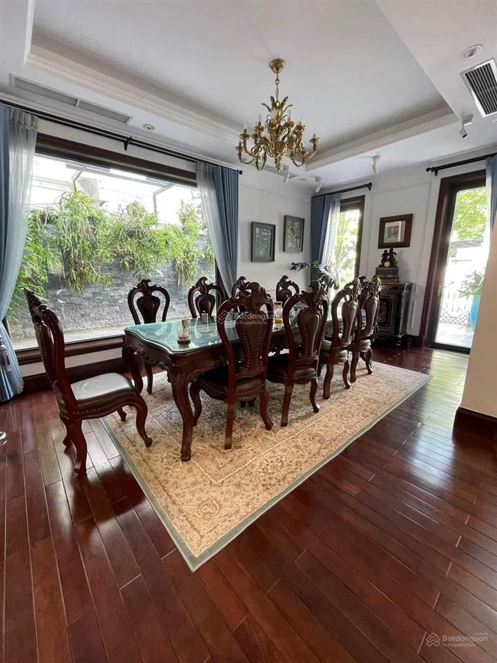 Bán biệt thự ciputra 230 m2. 4 tầng thang máy, lô góc 3 thoáng, mặt tiền 10m , 79 tỷ