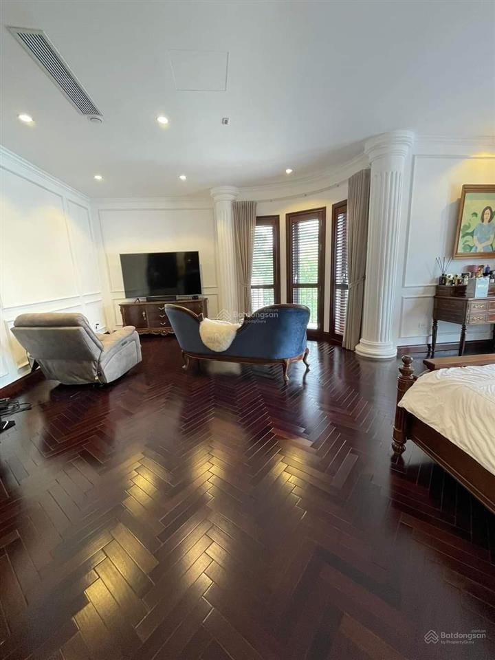 Bán biệt thự ciputra 230 m2. 4 tầng thang máy, lô góc 3 thoáng, mặt tiền 10m , 79 tỷ