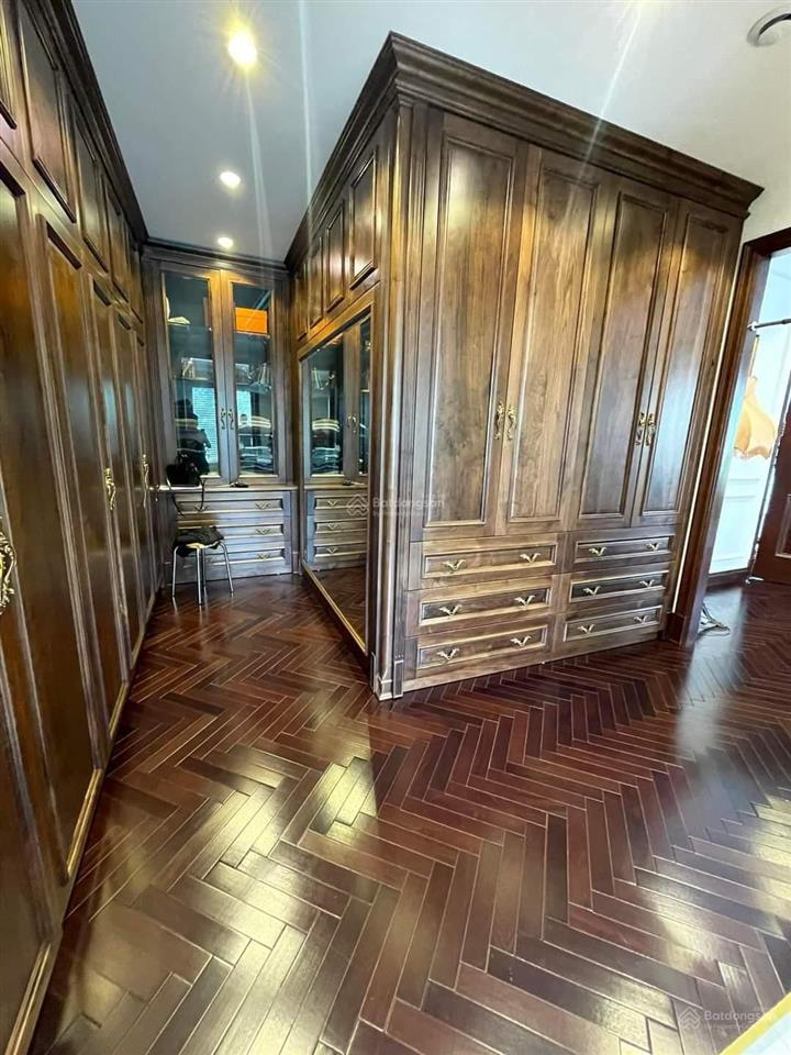 Bán biệt thự ciputra 230 m2. 4 tầng thang máy, lô góc 3 thoáng, mặt tiền 10m , 79 tỷ