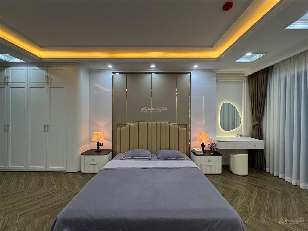 Bán nhà phố nguyên hồng đống đa ô tô tránh lô góc kinh doanh đỉnh 52m 7 tầng thang máy 28 tỷ
