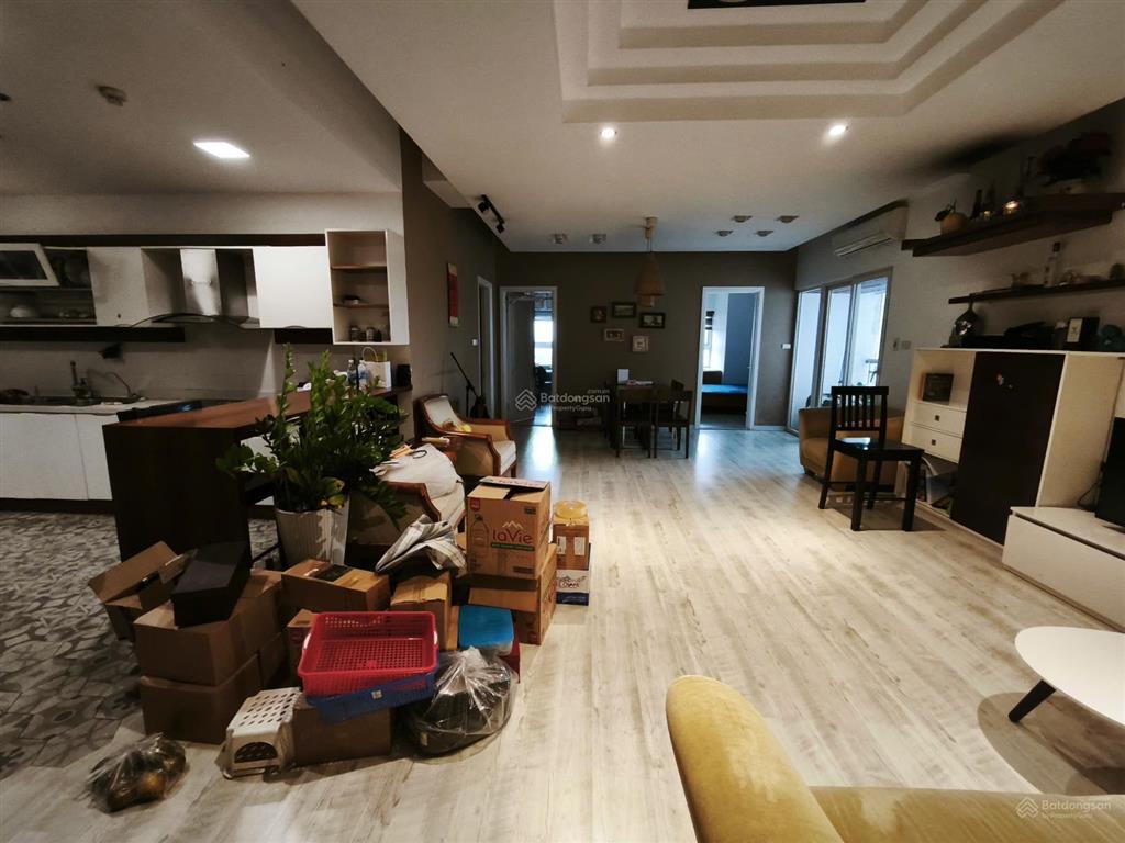 Bán căn hộ chung cư m4 nguyễn chí thanh, 120 m2, 3 ngủ, 2wc, 8 tỷ