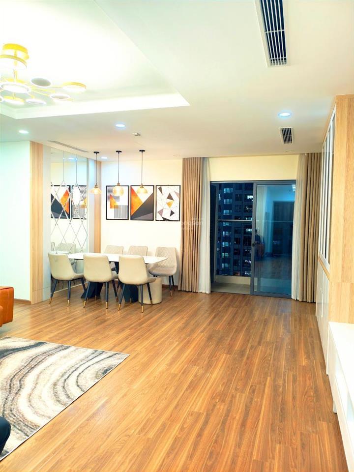 Bán chung cư golden park tower p12 114.5m2 , t12. giá 13 tỷ số 2 phạm văn bạch, cầu giấy