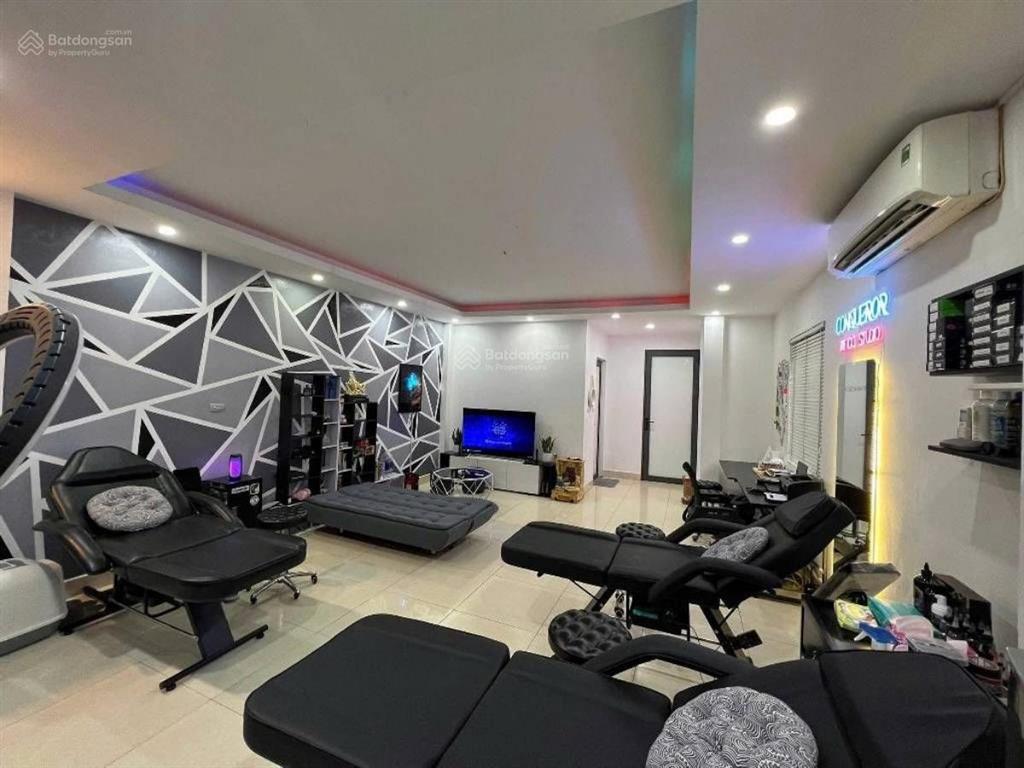 Bán nhà phố hoàng cầu 45m², 6 tầng, mặt tiền 5,2m, lô góc, kinh doanh 29 tỷ
