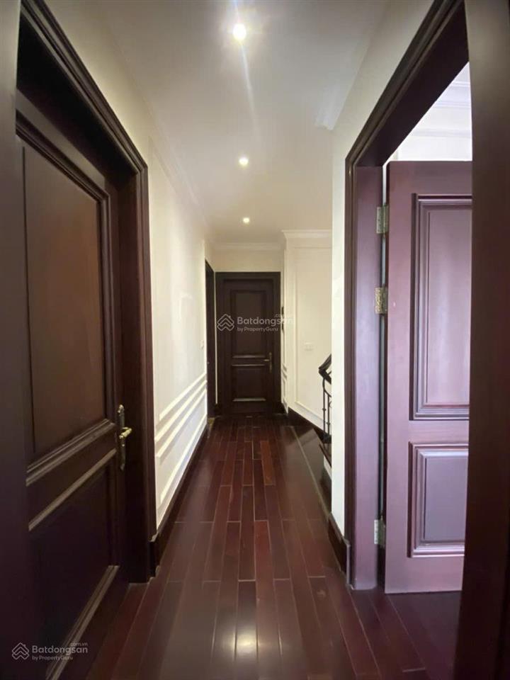 Bán nhà biệt thự vinhomes riverside, dt 139m2 3 tầng , mặt tiền 9m , giá 62 tỷ