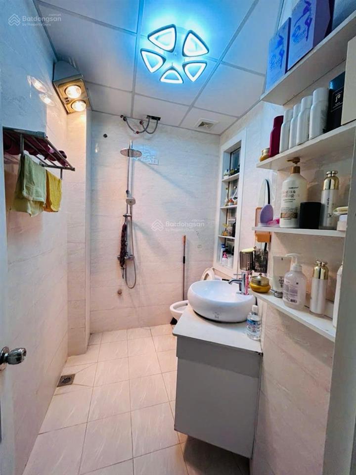 Bán nhà thái hà ,30m2 ,5 tầng , mặt tiền 4m ,nhà ngõ 98 ô tô tránh , vỉa hè. giá 14 tỷ ,