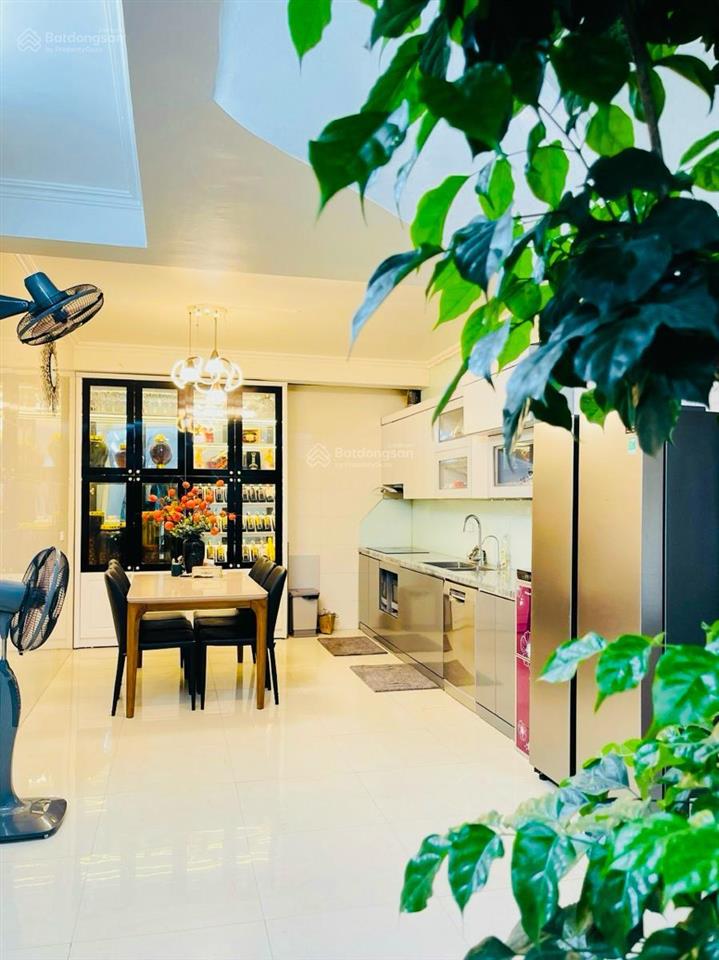 Bán nhà thái hà ,30m2 ,5 tầng , mặt tiền 4m ,nhà ngõ 98 ô tô tránh , vỉa hè. giá 14 tỷ ,