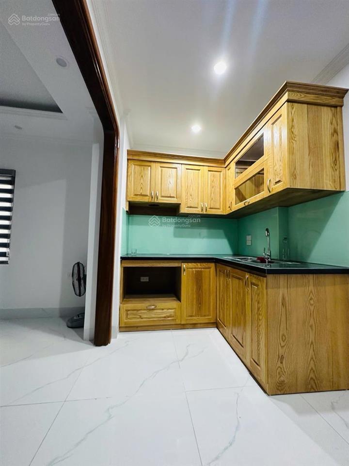 Bán nhà phố hồ tùng mậu , nhà mới 34m2 5 tầng , mặt tiền 5,6m, cách ô tránh 30m . 8,5 tỷ