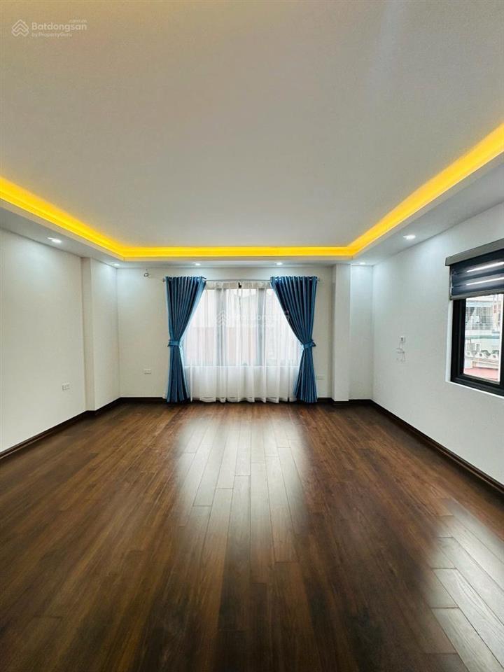 Bán nhà phố hồ tùng mậu , nhà mới 34m2 5 tầng , mặt tiền 5,6m, cách ô tránh 30m . 8,5 tỷ