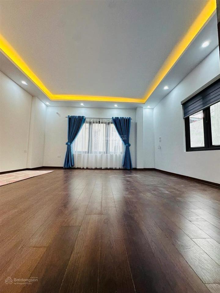 Bán nhà phố hồ tùng mậu , nhà mới 34m2 5 tầng , mặt tiền 5,6m, cách ô tránh 30m . 8,5 tỷ